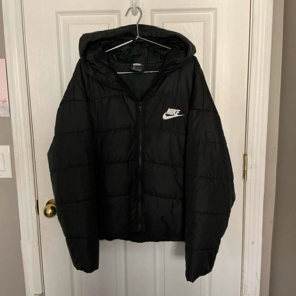Nike Black Puffer Jacket with Hood size large